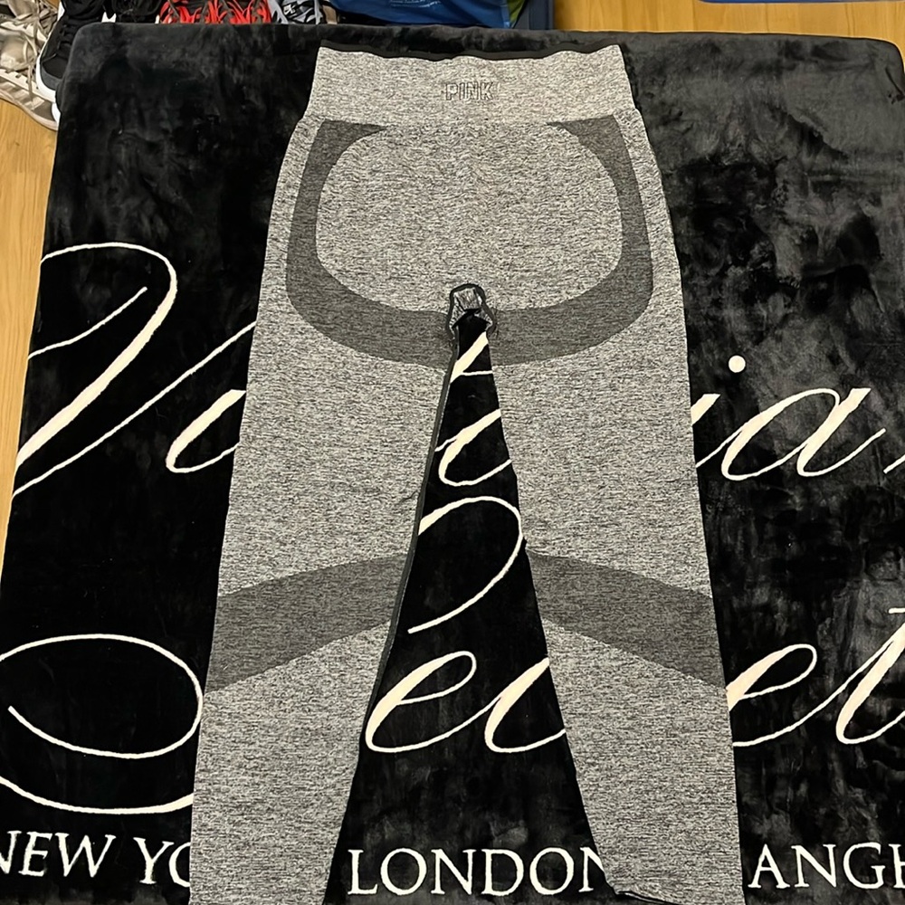 Victoria’s Secret PINK Seamless Leggings size Large